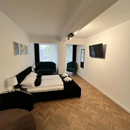 Planeta 104 - Tylko 100 M Do Glownego Deptaku I Plazy!