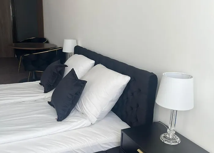 アパート Planeta 104 - Tylko 100 M Do Glownego Deptaku I Plazy! ミエルノ