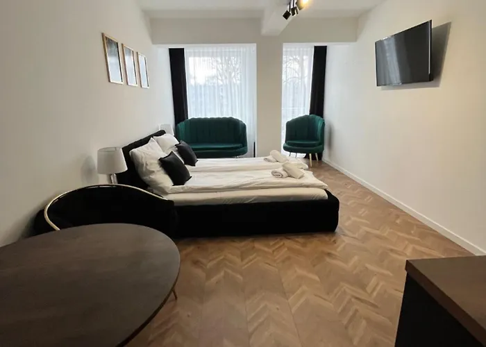 アパート Planeta 104 - Tylko 100 M Do Glownego Deptaku I Plazy! ミエルノ