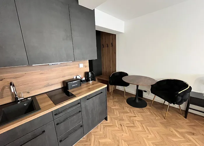 Planeta 104 - Tylko 100 M Do Glownego Deptaku I Plazy! ミエルノ