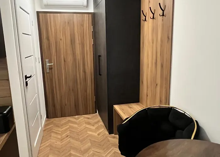 アパート Planeta 104 - Tylko 100 M Do Glownego Deptaku I Plazy! ミエルノ